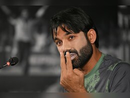 PAK vs BAN: इन दो खिलाड़ियों की वजह से पाकिस्तान का हुआ खस्ताहाल? कप्तान रिजवान के बयान ने विश्व क्रिकेट को चौंकाया PAK vs BAN: इन दो खिलाड़ियों की वजह से पाकिस्तान का हुआ खस्ताहाल? कप्तान रिजवान के बयान ने विश्व क्रिकेट को चौंकाया