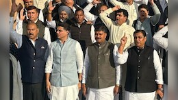 Rajasthan Politics: विधानसभा पहुंचे सचिन पायलट ने भी लगाए 'माफ़ी मांगो' के नारे, निलंबित विधायकों और मार्शल के बीच धक्का-मुक्की