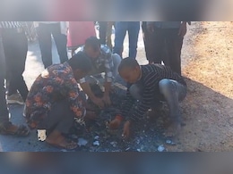 Road Construction Scam: भ्रष्टाचार की इंतेहा, एक करोड़ 81 लाख रुपये में बनाई गई सड़क, पांच दिन में ही उखड़ गई Road Construction Scam: भ्रष्टाचार की इंतेहा, एक करोड़ 81 लाख रुपये में बनाई गई सड़क, पांच दिन में ही उखड़ गई