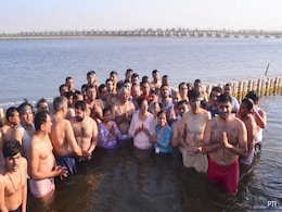 "Couldn't Stop Ourselves": Pak Hindus Visit Maha Kumbh, Take Dip In Sangam "Couldn't Stop Ourselves": Pak Hindus Visit Maha Kumbh, Take Dip In Sangam