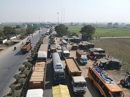 Video: 35-km Traffic Jam On Maha Kumbh Route, Devotees Spend Night On Highway Video: 35-km Traffic Jam On Maha Kumbh Route, Devotees Spend Night On Highway