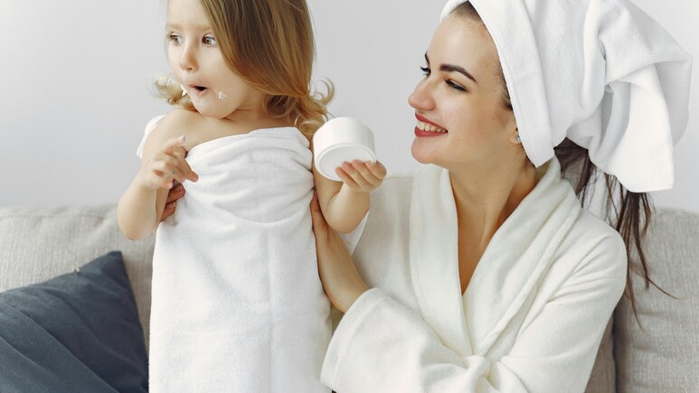 क्या है बेहतर bath towel or bathrobe क्या है बेहतर bath towel or bathrobe