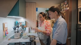 Watch: Soni Razdan Teaches Alia Bhatt How To Cook Mac And Cheese