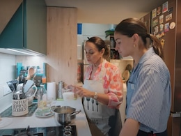 Watch: Soni Razdan Teaches Alia Bhatt How To Cook Mac And Cheese Watch: Soni Razdan Teaches Alia Bhatt How To Cook Mac And Cheese