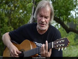 Russian Musician Who Called Putin An 'Idiot' Dies Mysteriously After Apartment Raid Russian Musician Who Called Putin An 'Idiot' Dies Mysteriously After Apartment Raid