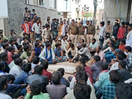 निर्माणाधीन बिल्डिंग की लिफ्ट में करंट आने से चौथी मंजिल से गिरी महिला की मौत, अब हो रही 80 लाख मुआवजे की मांग