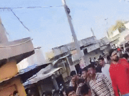राजस्थान ब्लैकमेल कांड: आज बिजयनगर बंद का आह्वान, तेजा चौक पर जुटी भारी भीड़ राजस्थान ब्लैकमेल कांड: आज बिजयनगर बंद का आह्वान, तेजा चौक पर जुटी भारी भीड़