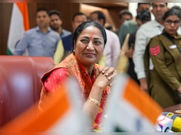 एक्शन में दिल्ली की CM रेखा गुप्ता, जल्द महिला सम्मान योजना से जुड़ी आ सकती है गुड न्यूज एक्शन में दिल्ली की CM रेखा गुप्ता, जल्द महिला सम्मान योजना से जुड़ी आ सकती है गुड न्यूज