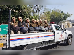 42000 पुलिसकर्मी, 660 उड़न दस्ते... जानिए दिल्ली पुलिस ने वोटिंग के दिन के लिए कैसे कसी कमर 42000 पुलिसकर्मी, 660 उड़न दस्ते... जानिए दिल्ली पुलिस ने वोटिंग के दिन के लिए कैसे कसी कमर