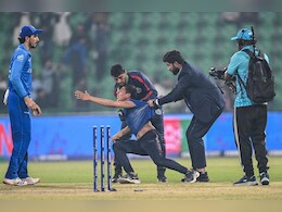 ENG vs AFG: 'ये कहां से आ गए...', पाकिस्तान के सुरक्षा दावे की खुली पोल, इंग्लैंड-अफगानिस्तान मुकाबले के दौरान मैदान में घुसा शख्स ENG vs AFG: 'ये कहां से आ गए...', पाकिस्तान के सुरक्षा दावे की खुली पोल, इंग्लैंड-अफगानिस्तान मुकाबले के दौरान मैदान में घुसा शख्स