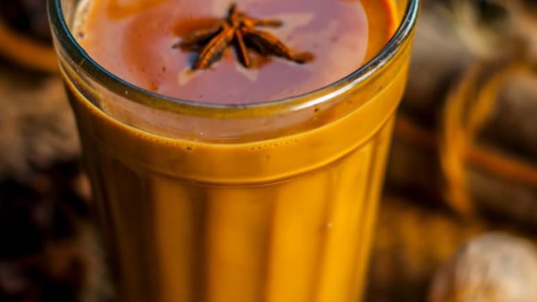 दुकान जैसी कड़क चाय घर पर कैसे बनाएं? जानिए अलसी ट्रिक और स्टेप-बाय-स्टेप तरीका