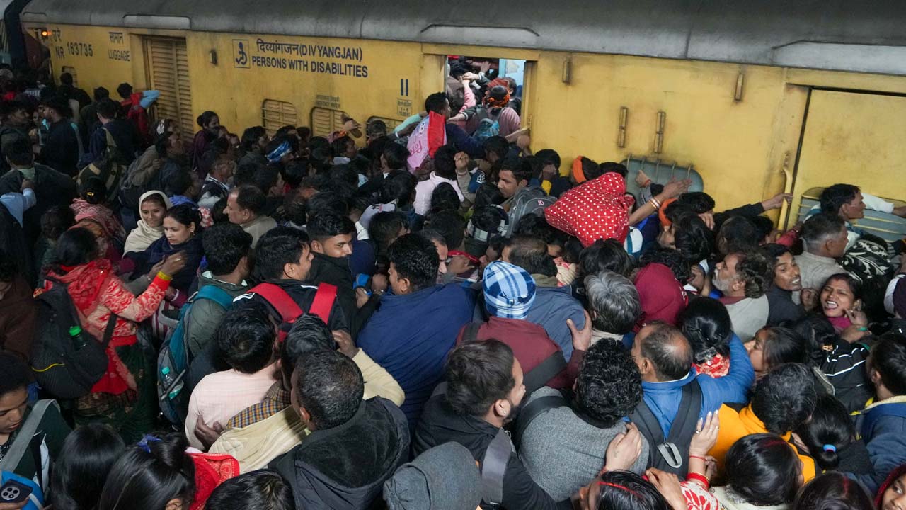 NDTV Ground Report From New Delhi Railway Station, Where Stampede Killed 18