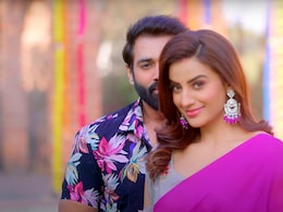 Akshara Singh New Song: अक्षरा सिंह का वैलेंटाइन डे पर फैन्स के लिए सरप्राइज, रोमांटिक सॉन्ग 'चांद के तारा' रिलीज Akshara Singh New Song: अक्षरा सिंह का वैलेंटाइन डे पर फैन्स के लिए सरप्राइज, रोमांटिक सॉन्ग 'चांद के तारा' रिलीज