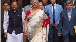 Budget 2025: बजट से पहले वित्त मंत्री की साड़ी का रंग क्यों बना चर्चा का विषय, क्या है इसका बजट कनेक्शन