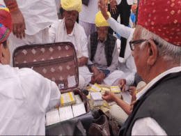 1 करोड़ 51 लाख कैश, 25 तोला सोना, 5 किलो चांदी, शहर में 2 प्लॉट; राजस्थान के मायरे ने फिर चौंकाया  1 करोड़ 51 लाख कैश, 25 तोला सोना, 5 किलो चांदी, शहर में 2 प्लॉट; राजस्थान के मायरे ने फिर चौंकाया