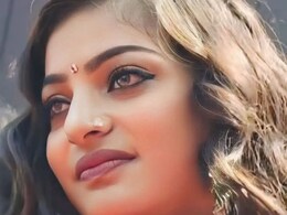 मोनालिसा की पहली स्टेज परफॉर्मेंस, डांस शुरू करने से पहले बोलीं आई लव यू.... मोनालिसा की पहली स्टेज परफॉर्मेंस, डांस शुरू करने से पहले बोलीं आई लव यू....