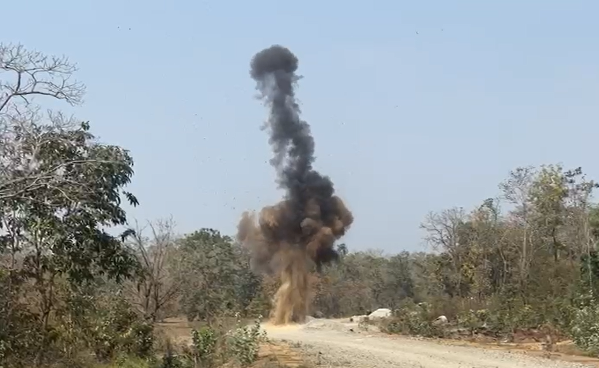 Sukma News: नक्सलियों की उम्मीदें हुईं 'ब्लास्ट'! सुरक्षा बलों ने डिफ्यूज किया 5 किलो का IED बम
