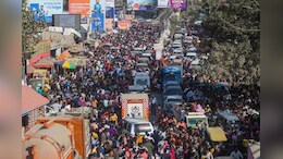 Mahakumbh 2025: प्रयागराज जाम, 50 क&zwj;िलोमीटर चलने में 10 से 12 घंटे लग रहे; 300 क&zwj;िमी पहले एमपी पुलिस की अपील-अब आगे न जाएं