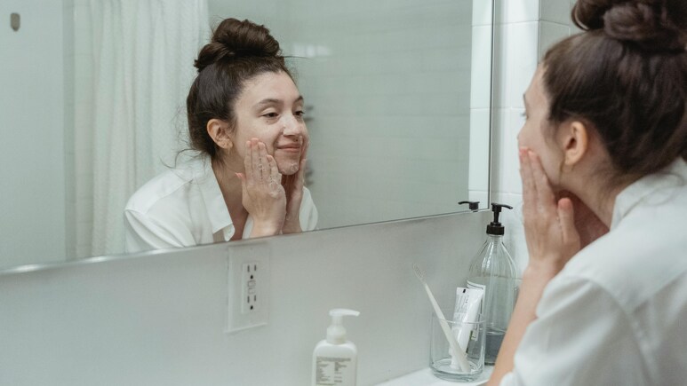 NIVEA, Himalaya, MEDIMIX, GARNIER और POND's जैसे प्रोडक्ट्स मात्र 103 रुपये से शुरू, मिस न करें ये लिमिटेड टाइम डील्स NIVEA, Himalaya, MEDIMIX, GARNIER और POND's जैसे प्रोडक्ट्स मात्र 103 रुपये से शुरू, मिस न करें ये लिमिटेड टाइम डील्स