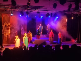 Bharat Rang Mahotsav: यशोदा, बलराम, राधा के अनसुलझे सवालों के जवाब देते नजर आए भगवान कृष्ण