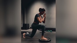 Esha Gupta's Intense Weekend Workout Includes Pull-Ups, Lunges And More