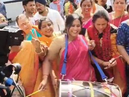 Raipur Nagar Nigam Result : ढोल की धुन में जब झूमने लगीं BJP की मेयर प्रत्याशी, तो देखती रह गई कांग्रेस Raipur Nagar Nigam Result : ढोल की धुन में जब झूमने लगीं BJP की मेयर प्रत्याशी, तो देखती रह गई कांग्रेस