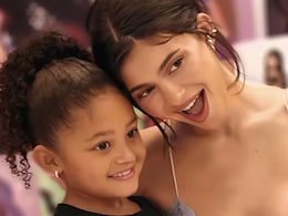 Kylie Jenner Opens Up About Her Parents&rsquo; Reaction To Her Pregnancy at 19