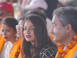 मोनालिसा ने विदेशी धरती पर हनी सिंह के गाने पर खूब किया डांस, वीडियो देख लोग लोग बोले- अपनी मासूमियत को... मोनालिसा ने विदेशी धरती पर हनी सिंह के गाने पर खूब किया डांस, वीडियो देख लोग लोग बोले- अपनी मासूमियत को...