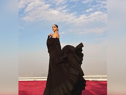 On Deepika Padukone's Latest Instagram Post, A Comment From Ranveer Singh: "Wow, Dead"