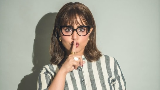 थोड़ा दिमाग लगाओ... नाखूनों पर पेंट ना करने के सवाल पर हिना खान का रिएक्शन, पोस्ट में बताई वजह