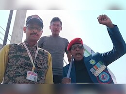 रीवा के सैनिक स्कूल से 71 छात्रों के निलंबन के मामले ने पकड़ा तूल, तिरंगा लेकर पानी की टंकी पर चढ़ा सेना का रिटायर्ड जवान, फिर... रीवा के सैनिक स्कूल से 71 छात्रों के निलंबन के मामले ने पकड़ा तूल, तिरंगा लेकर पानी की टंकी पर चढ़ा सेना का रिटायर्ड जवान, फिर...