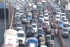 Maharashtra Govt Forms Panel To Explore Petrol, Diesel Car Ban In Mumbai Amid Pollution Concerns Maharashtra Govt Forms Panel To Explore Petrol, Diesel Car Ban In Mumbai Amid Pollution Concerns