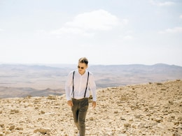 ऐसे पहनें Polo T-Shirt, स्‍टाइल में नहीं कर पाएगा कोई बीट