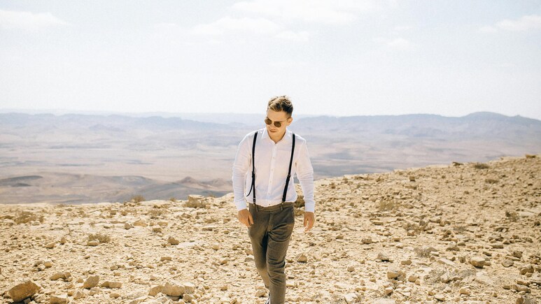 ऐसे पहनें Polo T-Shirt, स्टाइल में नहीं कर पाएगा कोई बीट ऐसे पहनें Polo T-Shirt, स्टाइल में नहीं कर पाएगा कोई बीट