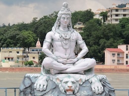 महाशिवरात्रि पर महादेव को प्रसन्न करने के लिए करें इस स्तोत्र का पाठ, भोले बाबा की कृपा से दूर होंगे संकट महाशिवरात्रि पर महादेव को प्रसन्न करने के लिए करें इस स्तोत्र का पाठ, भोले बाबा की कृपा से दूर होंगे संकट