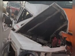 महाकुंभ से लौट रहे श्रद्धालुओं की गाड़ी से बस की जोरदार टक्कर, पिता-पुत्री की मौत, 10 घायल