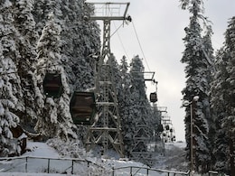 Why Gulmarg's Iconic Gondola Ride Must Be On Tourists' To-Do List Why Gulmarg's Iconic Gondola Ride Must Be On Tourists' To-Do List