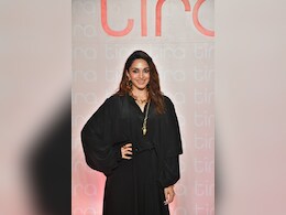 Kiara Advani's First Pregnancy Fashion Moment Features A Black Balenciaga Dress With Gold Jewellery Kiara Advani's First Pregnancy Fashion Moment Features A Black Balenciaga Dress With Gold Jewellery