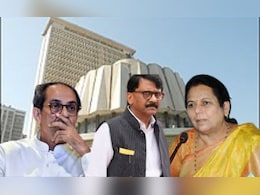 Shivsena News: मर्सिडीज वरून राजकारण सुसाट! गोऱ्हेंकडे आता थेट पावत्यांची मागणी Shivsena News: मर्सिडीज वरून राजकारण सुसाट! गोऱ्हेंकडे आता थेट पावत्यांची मागणी