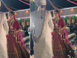 वरमाला के बीच दूल्हे राजा के दोस्तों ने चिल्ला-चिल्लाकर कह दी ऐसी बात, छूट गई दुल्हन की हंसी, मज़ेदार Video वायरल वरमाला के बीच दूल्हे राजा के दोस्तों ने चिल्ला-चिल्लाकर कह दी ऐसी बात, छूट गई दुल्हन की हंसी, मज़ेदार Video वायरल