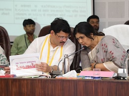 Beed News: राजीनाम्यानंतर पंकजा मुंडे धनंजय मुंडेंच्या भेटीला; दीड तास चर्चा Beed News: राजीनाम्यानंतर पंकजा मुंडे धनंजय मुंडेंच्या भेटीला; दीड तास चर्चा