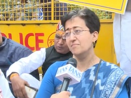 "When Will We Get Free Cylinder" : AAP Protests Against Delhi Government "When Will We Get Free Cylinder" : AAP Protests Against Delhi Government