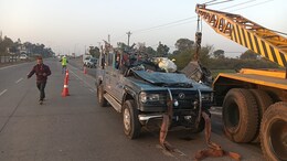 महाकुंभ से जबलपुर आ रही तेज रफ्तार कार डिवाइडर से टकराई, 6 यात्रियों की मौके पर ही मौत