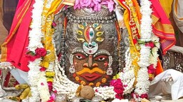 Mahakal Darshan के नाम पर यहां चल रहा है ठगी का खेल, श्रद्धालु को ऐसे लगाया गया इतने हजार का चूना