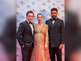 Abhishek Bachchan's Picture-Perfect Moment With Amy Jackson And Ed Westwick At British Asian Trust Gala Abhishek Bachchan's Picture-Perfect Moment With Amy Jackson And Ed Westwick At British Asian Trust Gala