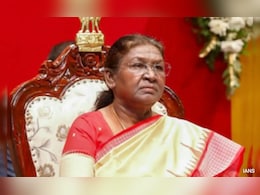 President Murmu Visits AIIMS, Enquires About Student Who Set Herself Ablaze President Murmu Visits AIIMS, Enquires About Student Who Set Herself Ablaze