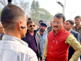 Prem Chand Bairwa: गाड़ी से जा रहे डिप्टी सीएम प्रेमचंद बैरवा का चढ़ गया पारा, रोडवेज बस को रोककर ड्राइवर को गिरफ्तार करने का दिए आदेश Prem Chand Bairwa: गाड़ी से जा रहे डिप्टी सीएम प्रेमचंद बैरवा का चढ़ गया पारा, रोडवेज बस को रोककर ड्राइवर को गिरफ्तार करने का दिए आदेश