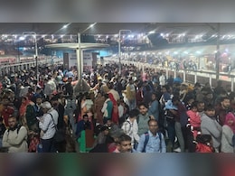 नई दिल्ली रेलवे स्टेशन पर महाकुंभ जाने के लिए उमड़ी भीड़ से मची भगदड़, 18 की मौत, कई घायल नई दिल्ली रेलवे स्टेशन पर महाकुंभ जाने के लिए उमड़ी भीड़ से मची भगदड़, 18 की मौत, कई घायल