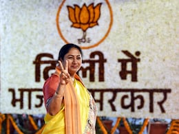 Delhi New CM Rekha Gupta : रेखा गुप्ता दिल्लीच्या नव्या मुख्यमंत्री, PM मोदींच्या उपस्थितीत शपथविधी Delhi New CM Rekha Gupta : रेखा गुप्ता दिल्लीच्या नव्या मुख्यमंत्री, PM मोदींच्या उपस्थितीत शपथविधी