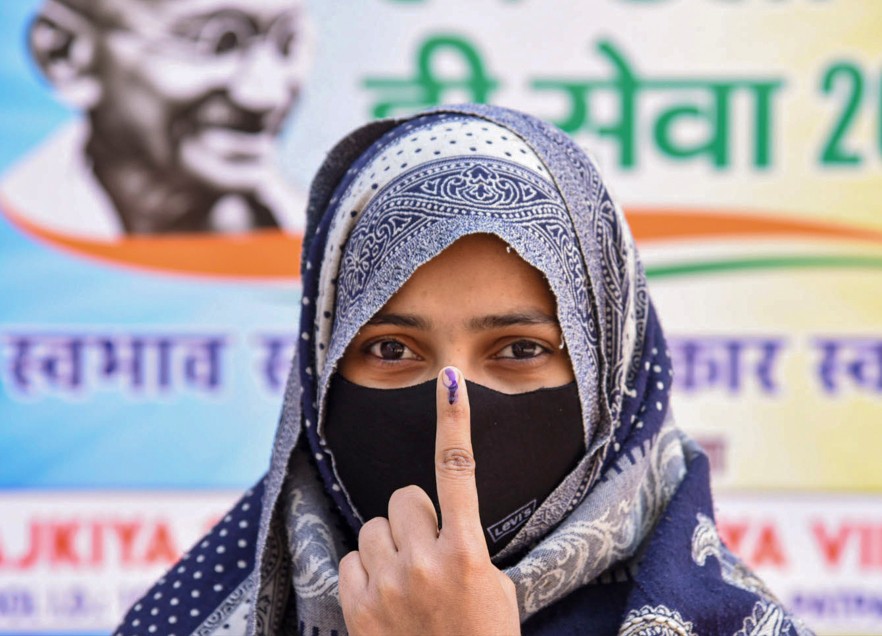 बुर्केवाली महिलाओं की जांच आंगनवाड़ी से कराई जाएं...चुनाव आयोग को लिखी चिट्ठी में समाजवादी पार्टी